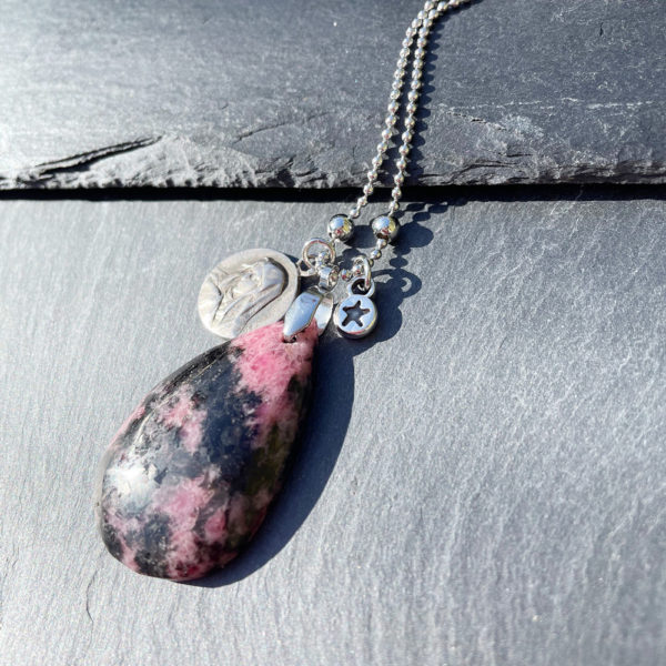 collier-rhodonite-belle-lune