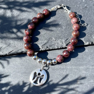 bracelet en grenat belle de lune