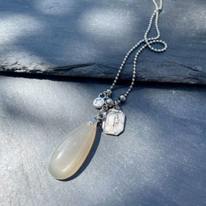 collier pour femme en pierre de lune belle de lune