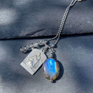 collier-femme-labradorite-belle-de-lune