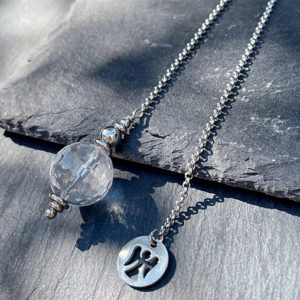 pendule-divinatoire-cristal-roche-belle-de-lune