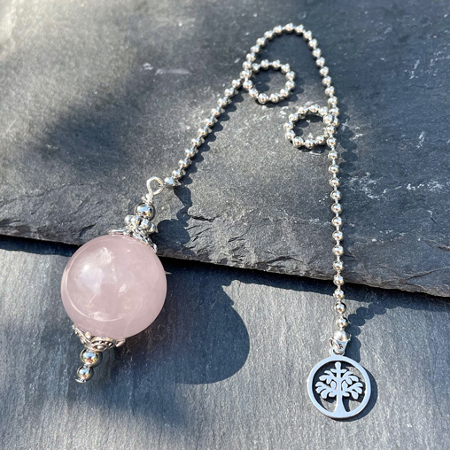 pendule-divinatoire-quartz-rose-belle-de-lune