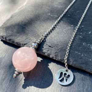 pendule-divinatoire-quartz-rose-belle-de-lune