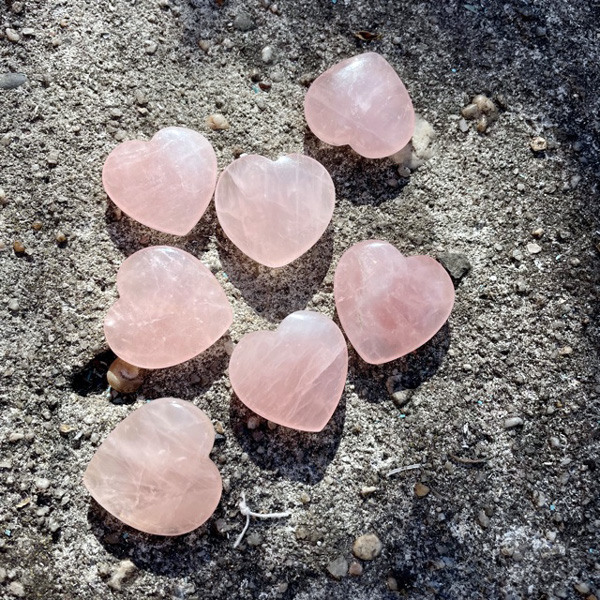 coeur en quartz rose belle de lune