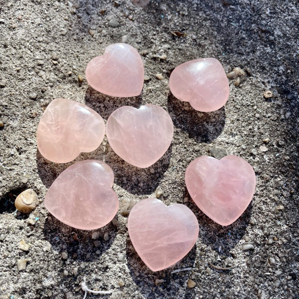 coeur en quartz rose belle de lune
