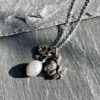 collier-medaille-perle-belle-de-lune-4953 Talisman Nina / Perle d'eau douce