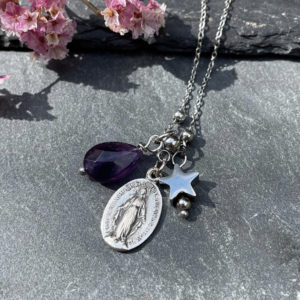 collier medaille religieuse belle de lune