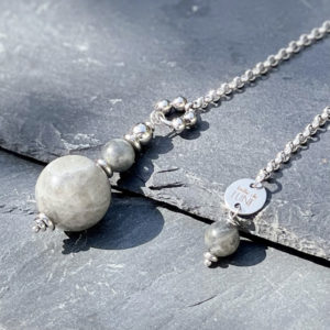 pendule divinatoire en labradorite belle de lune