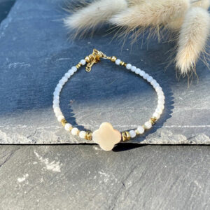 bracelet nacre trefle belle de lune