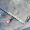 collier-rhodonite-pierres-naturelles-bien-etre-femme-belle-de-lune_7994 collier en -rhodonite, pierres naturelles, bien-etre femme belle de lune