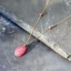 collier-rhodonite-pierres-naturelles-bien-etre-femme-belle-de-lune_7995 collier en -rhodonite, pierres naturelles, bien-etre femme belle de lune