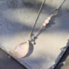 collier-quartz-rose-pierre-naturelle-belle-de-lune_8234 collier en quartz rose pierre naturelle Belle de lune