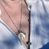 collier-medaille-Marie-quartz-rose-belle-de-lune_8700 collier medaille Marie quartz rose belle de lune