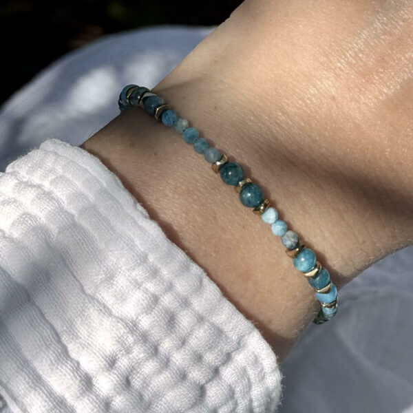 bijou en apatite bleue