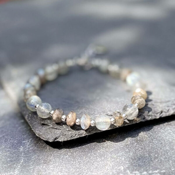 bracelet labradorite protection