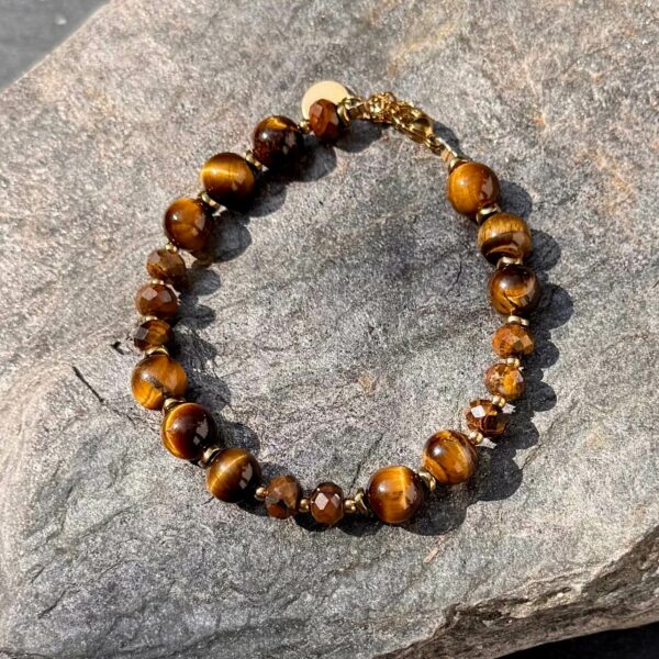 bracelet oeil de tigre gros plan pierre naturelle