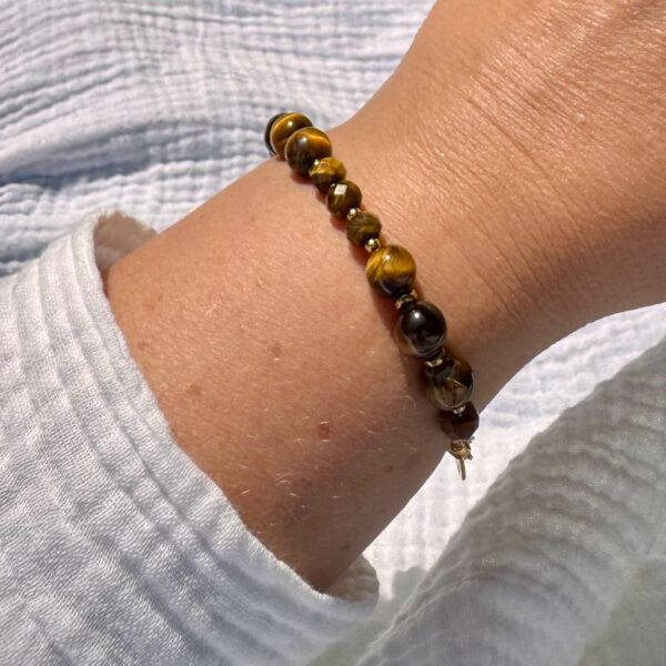 bracelet oeil de tigre pierre naturelle portee poignet