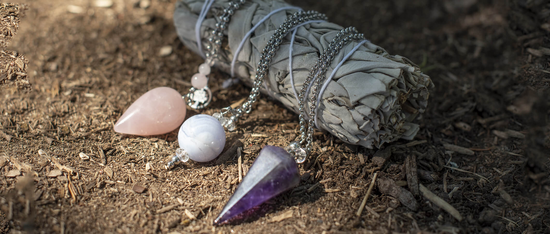 pendules divinatoires en pierres naturelles