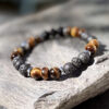 bracelet-homme-oeil-de-tigre-lithotherapie-0629 Bracelet homme en œil de tigre, bijou de lithothérapie pour protection et confiance en soi.