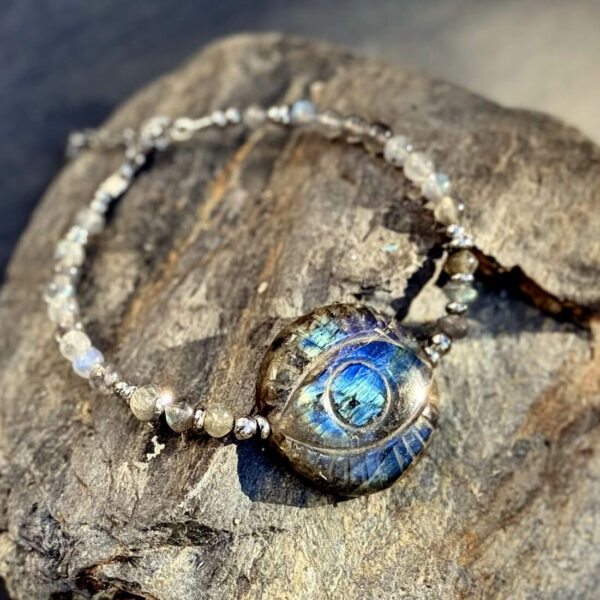 Bracelet en labradorite bleue avec œil protecteur, crée pour protéger des énergies négatives