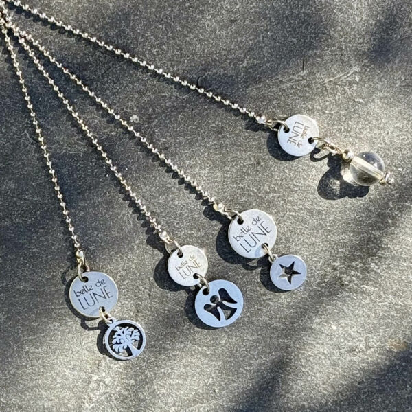 Pendule en labradorite avec médaille