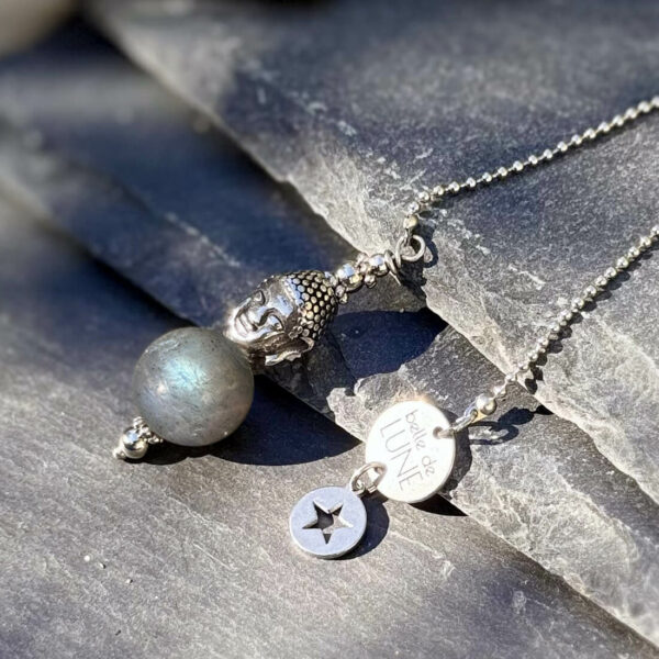 Pendule en labradorite naturelle avec t^te bouddha pour le bien-être, la protection et la paix intérieure.