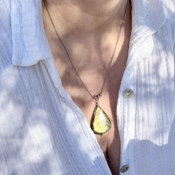 collier-labradorite-femme-belle-de-lune_2431-2 collier labradorite femme belle de lune