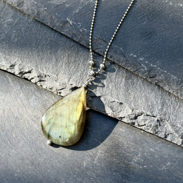 collier-labradorite-femme-belle-de-lune_2438-2 collier labradorite femme belle de lune