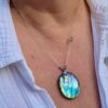 collier-labradorite-style-boheme Collier en labradorite au style bohème, parfait pour un look naturel et spirituel.