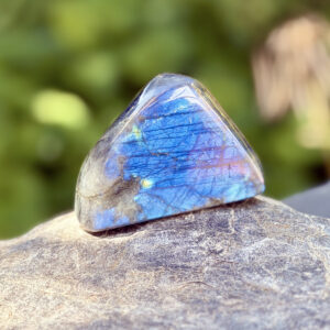 Galet en labradorite
