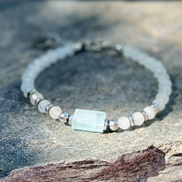 bracelet-aigue-marine-pierre-naturelle Bracelet en aigue-marine Lucie