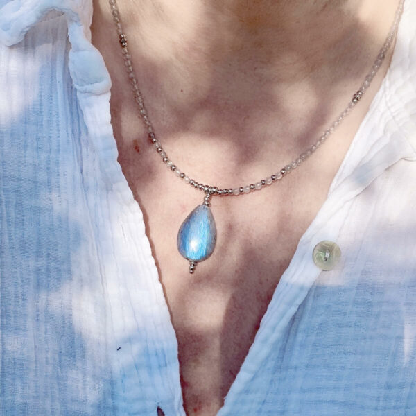 collier-labradorit-femme-belle-lune-3245 collier en labradorite pour les femmes Belle de lune