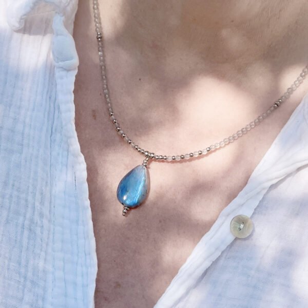 collier-labradorit-femme-belle-lune-3246 collier en labradorite pour les femmes Belle de lune