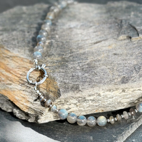 collier-labradorit-femme-belle-lune-3287 collier en labradorite pour les femmes Belle de lune