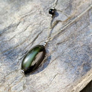 collier en obsidienne œil céleste pour femme belle de lune
