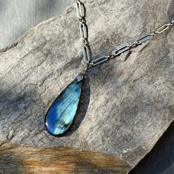 collier-labradorite-femme-belle-de-lune_3387 collier labradorite pour femme belle de lune