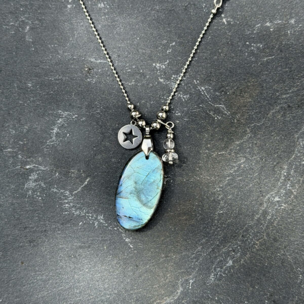 collier-labradorite-femme-belle-de-lune_3467 collier labradorite pour femme belle de lune