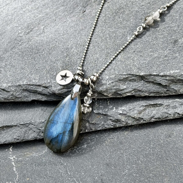 collier-labradorite-femme-belle-de-lune_3485 collier labradorite pour femme belle de lune