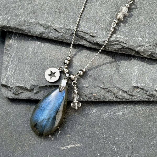 collier-labradorite-femme-belle-de-lune_3488 collier labradorite pour femme belle de lune