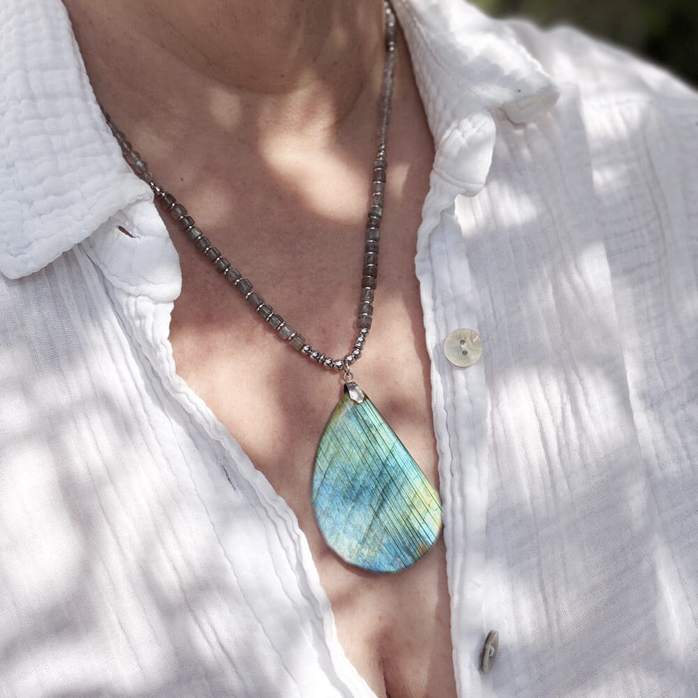 collier labradorite pour femme Belle de lune