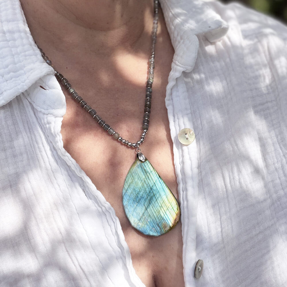 collier labradorite pour femme Belle de lune