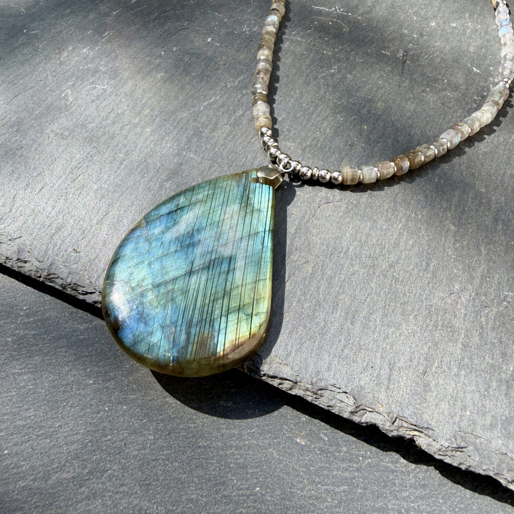 collier labradorite pour femme Belle de lune